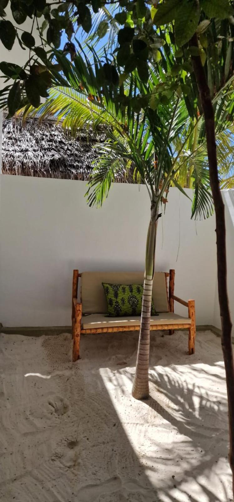 Mlango Paje House II Bed & Breakfast ภายนอก รูปภาพ