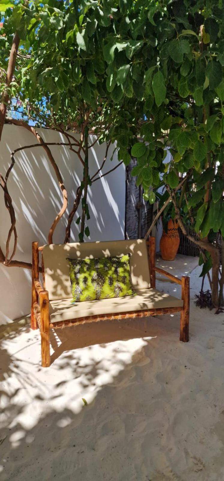 Mlango Paje House II Bed & Breakfast ภายนอก รูปภาพ