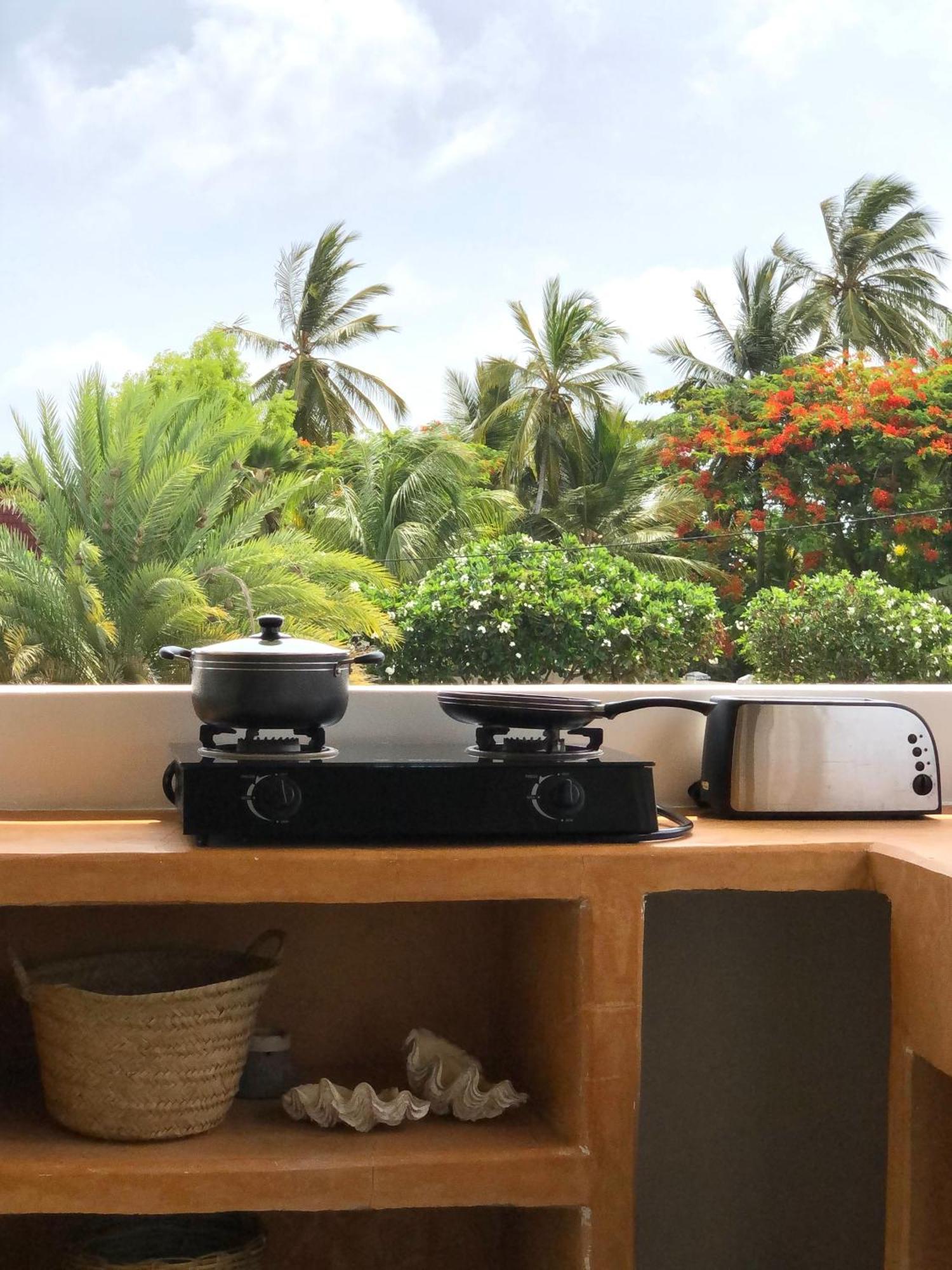 Mlango Paje House II Bed & Breakfast ภายนอก รูปภาพ