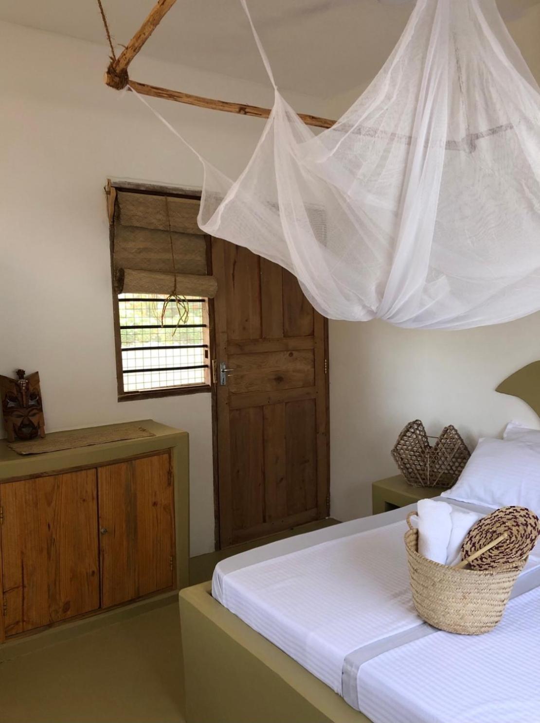 Mlango Paje House II Bed & Breakfast ภายนอก รูปภาพ