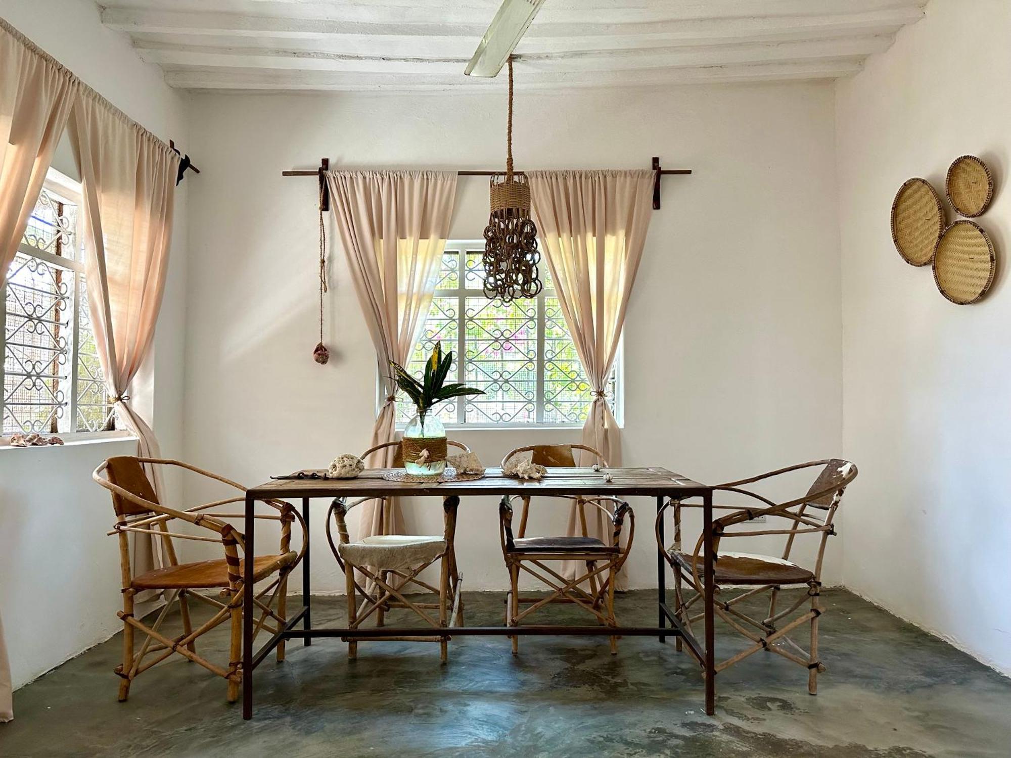 Mlango Paje House II Bed & Breakfast ภายนอก รูปภาพ