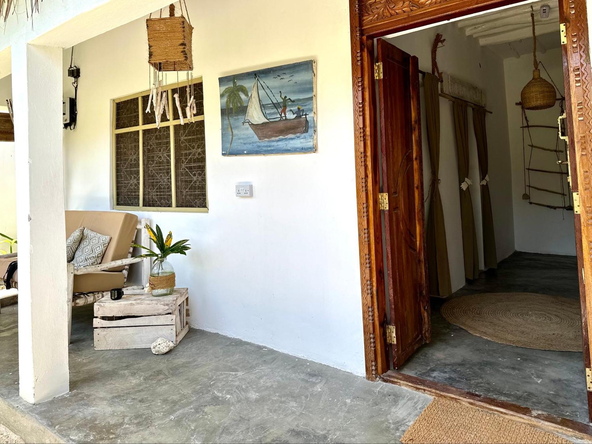Mlango Paje House II Bed & Breakfast ภายนอก รูปภาพ