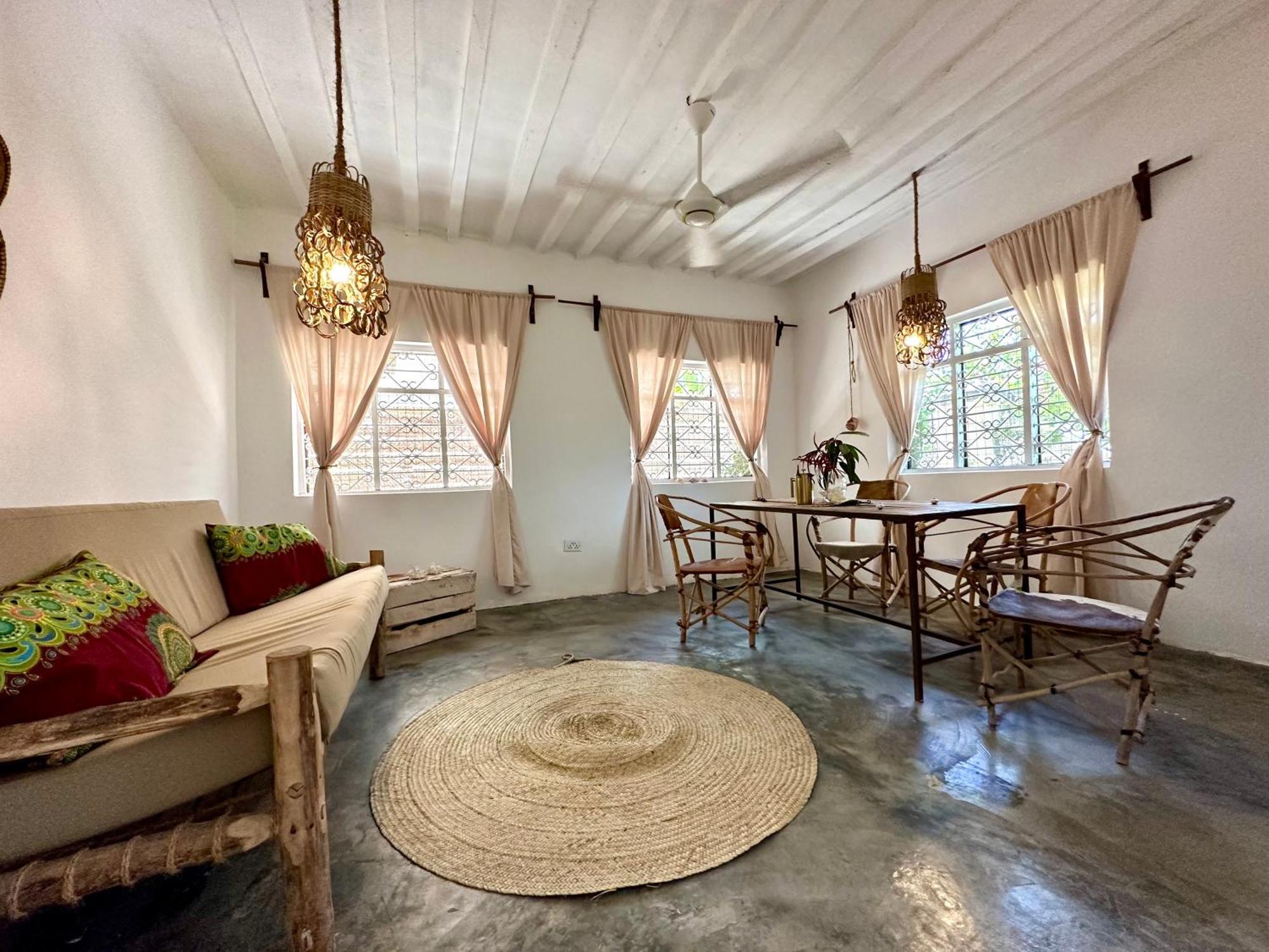 Mlango Paje House II Bed & Breakfast ภายนอก รูปภาพ