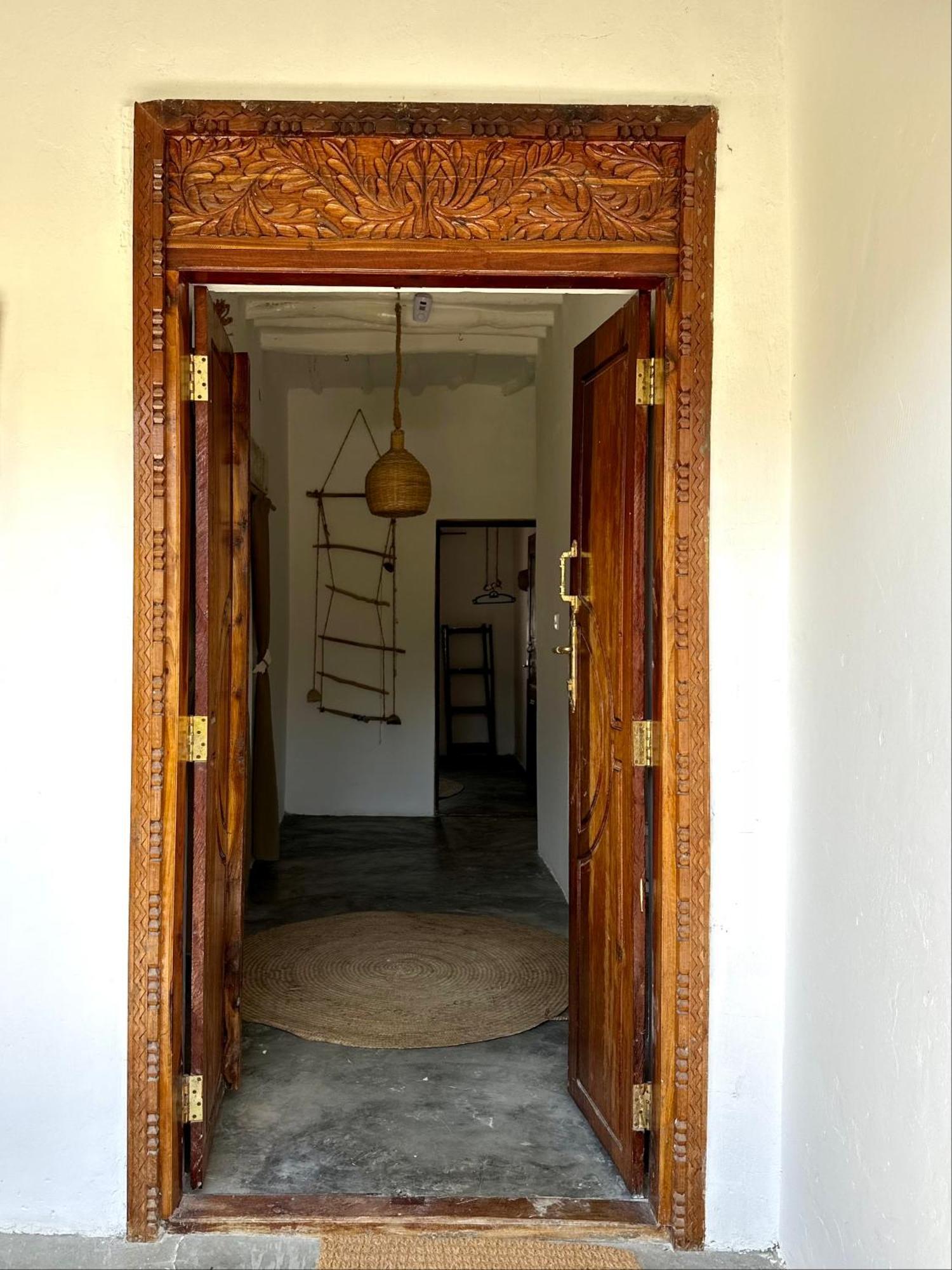 Mlango Paje House II Bed & Breakfast ภายนอก รูปภาพ